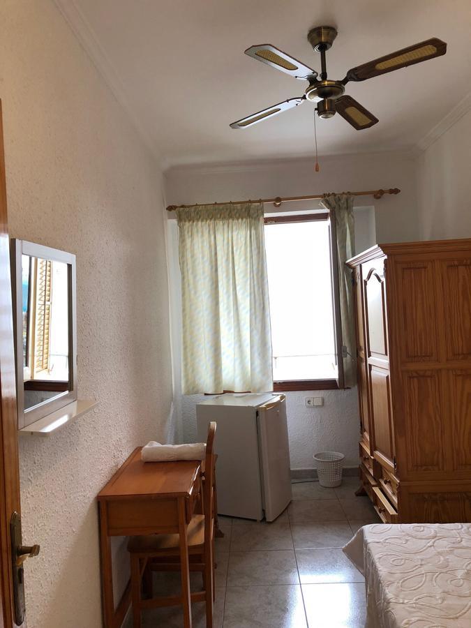 Casa De Huespedes El Almendro Hotel Ibiza Town Ngoại thất bức ảnh
