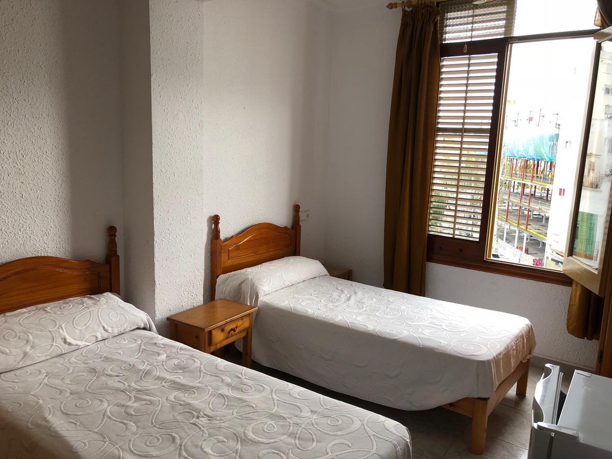 Casa De Huespedes El Almendro Hotel Ibiza Town Ngoại thất bức ảnh