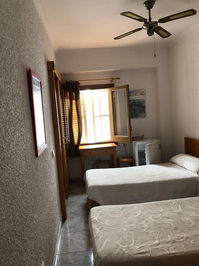 Casa De Huespedes El Almendro Hotel Ibiza Town Ngoại thất bức ảnh