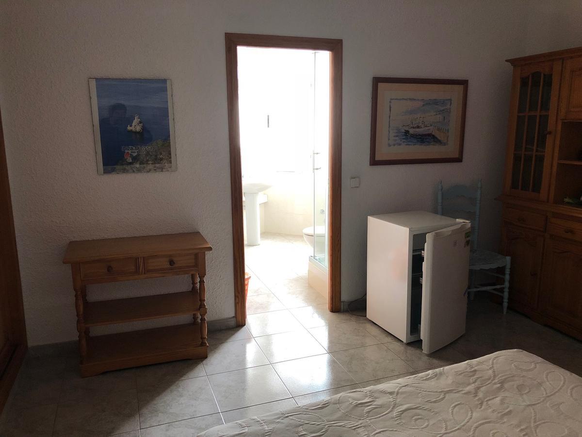 Casa De Huespedes El Almendro Hotel Ibiza Town Ngoại thất bức ảnh